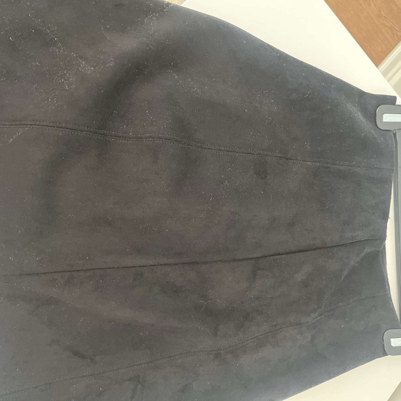 satin skirt - Picture 1 of 2